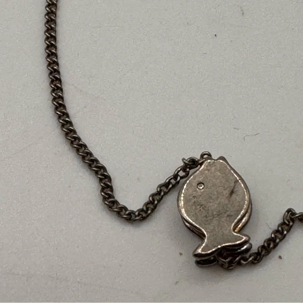 Vintage Silvertone Fish Pendant Necklace short beach vacation summer - Picture 2 of 4